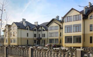 ЖК в смт Печеніжині, вул. Івана Франка, 1